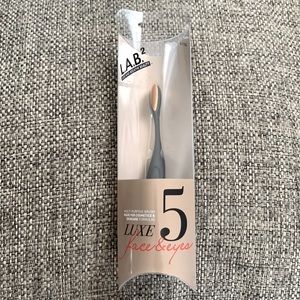 L.A.B.2 Face & Eyes Luxe 5 Multipurpose Makeup Brush